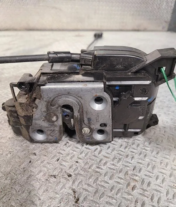 Serrure porte avd Renault CLIO III (BR0-1, CR0-1) 1.5 dci (br17, cr17) (2005-2012) 5 portes occasion