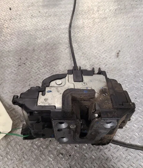 Serrure porte avd Renault CLIO III (BR0-1, CR0-1) 1.5 dci (br17, cr17) (2005-2012) 5 portes occasion