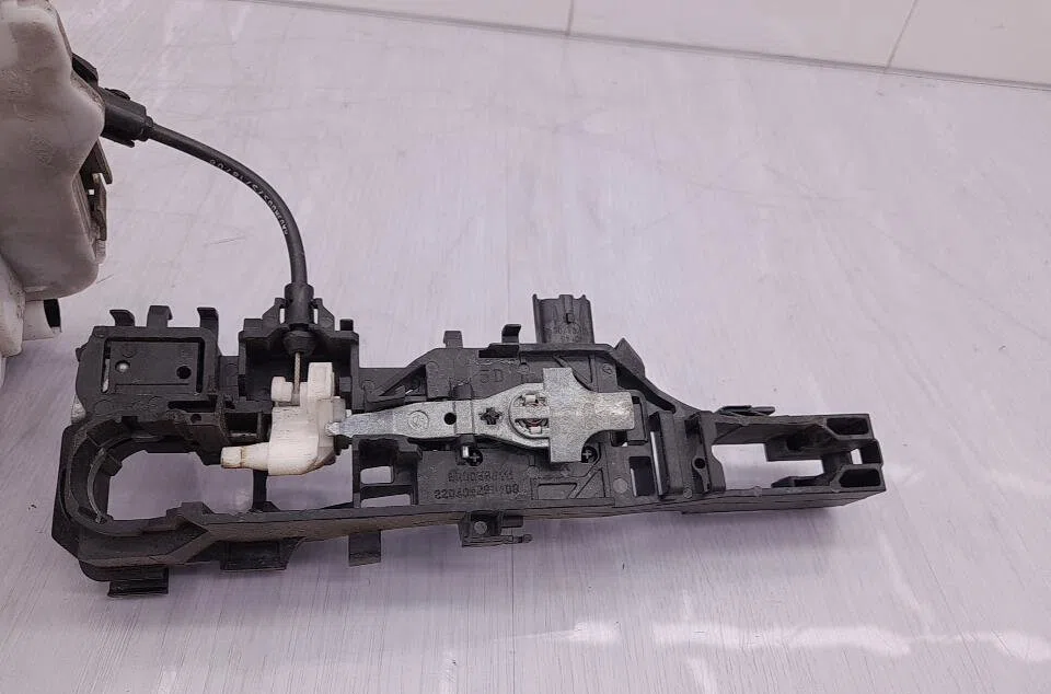 Serrure porte avd RENAULT GRAND SCENIC 2 PHASE 2 occasion