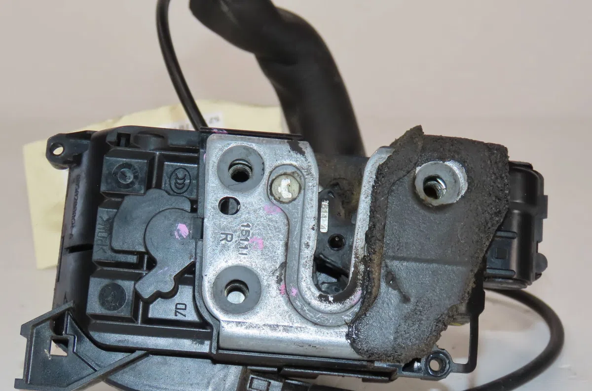 Serrure porte avd Renault GRAND SCÉNIC III (JZ0-1_) 1.9 dci (2009) occasion
