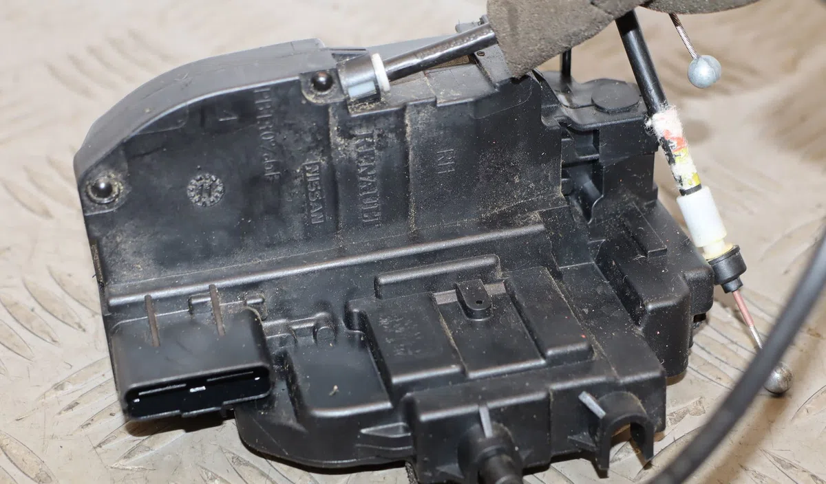 Serrure porte avd Renault KOLEOS I (HY_) 2.0 dci 4x4 (hy0k) (2008) occasion