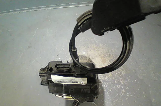 Serrure porte avd RENAULT LAGUNA II Phase 1 11-2000--03-2005 occasion