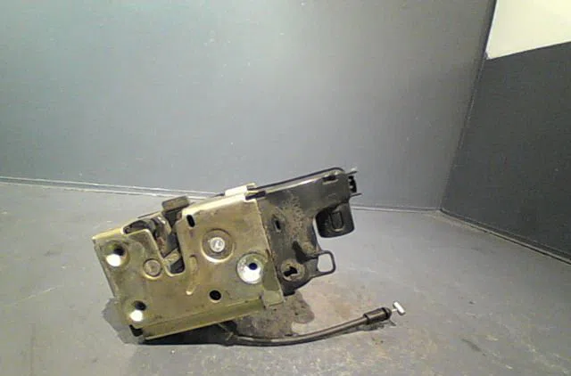 Serrure porte avd RENAULT LAGUNA II Phase 1 11-2000--03-2005 occasion