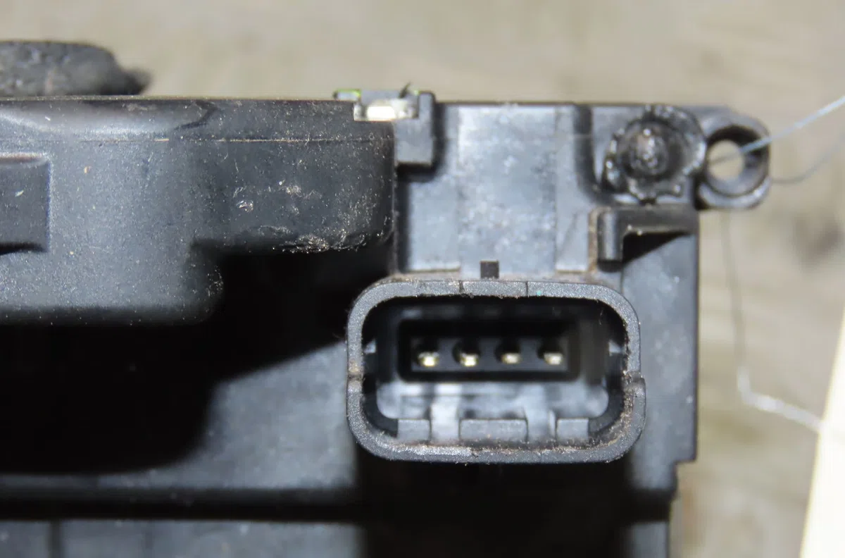 Serrure porte avd Renault LAGUNA III (BT0-1) 2.0 dci (bt07, bt0j, bt14, bt1a, bt1s) (2007-2015) 5 portes occasion