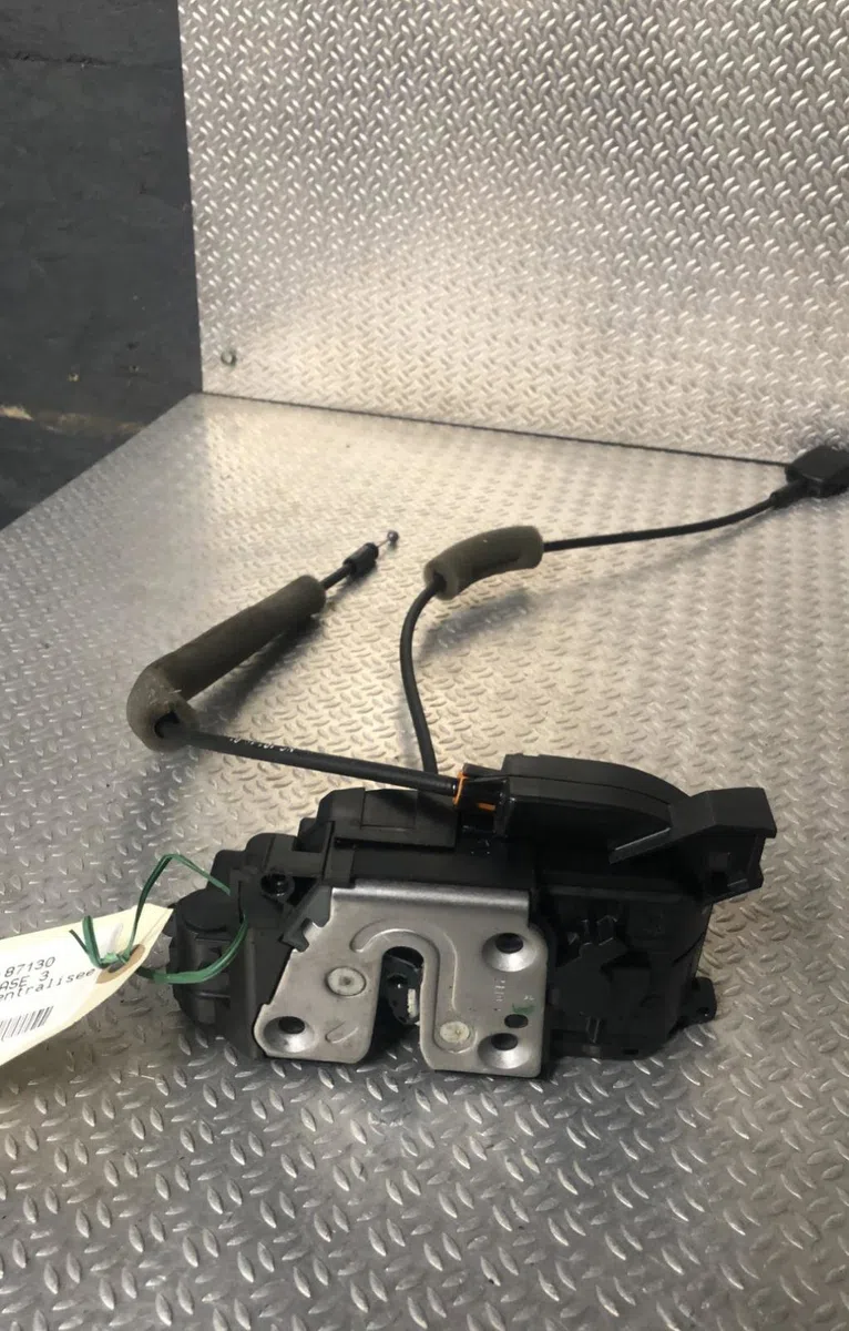 Serrure porte avd RENAULT MASTER 3 PHASE 3 occasion