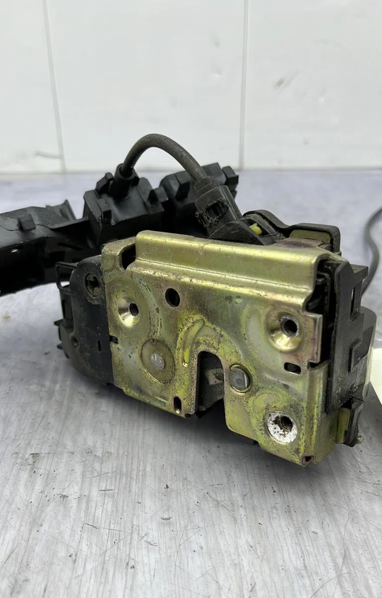 Serrure porte avd RENAULT MEGANE 2 PHASE 2 occasion