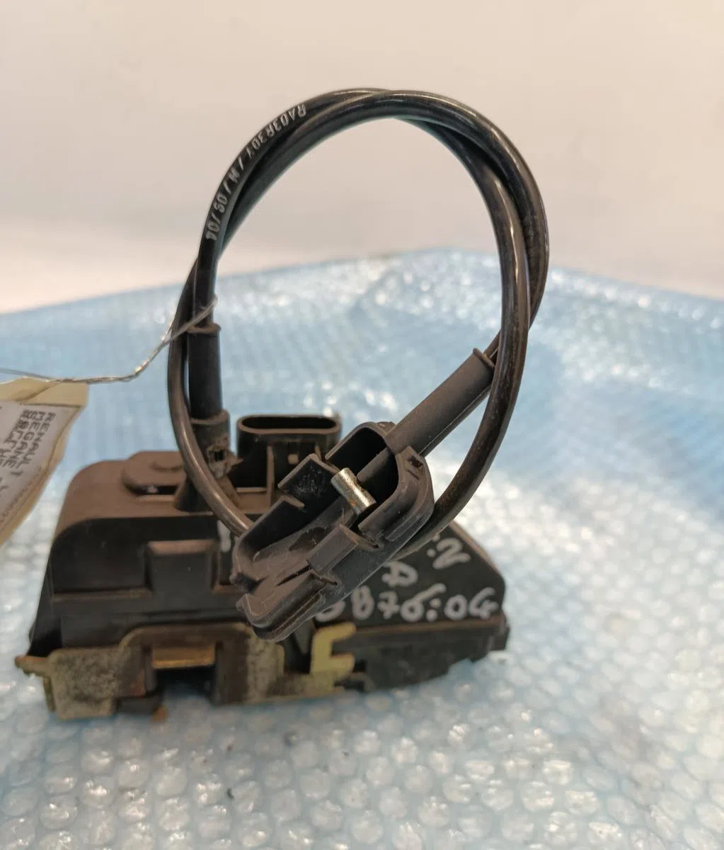 Serrure porte avd Renault MEGANE II (BM0-1_, CM0-1_) 1.5 dci (bm02, bm13, bm2a, cm02, cm13) (2003-2008) occasion