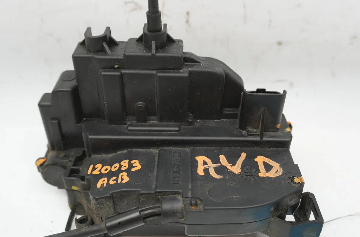 Serrure porte avd Renault MEGANE III 3-5 portes (BZ0-1_, B3_) 1.5 dci (bz09, bz0d, bz1w, bz29, bz14) (2009) 5 portes occ