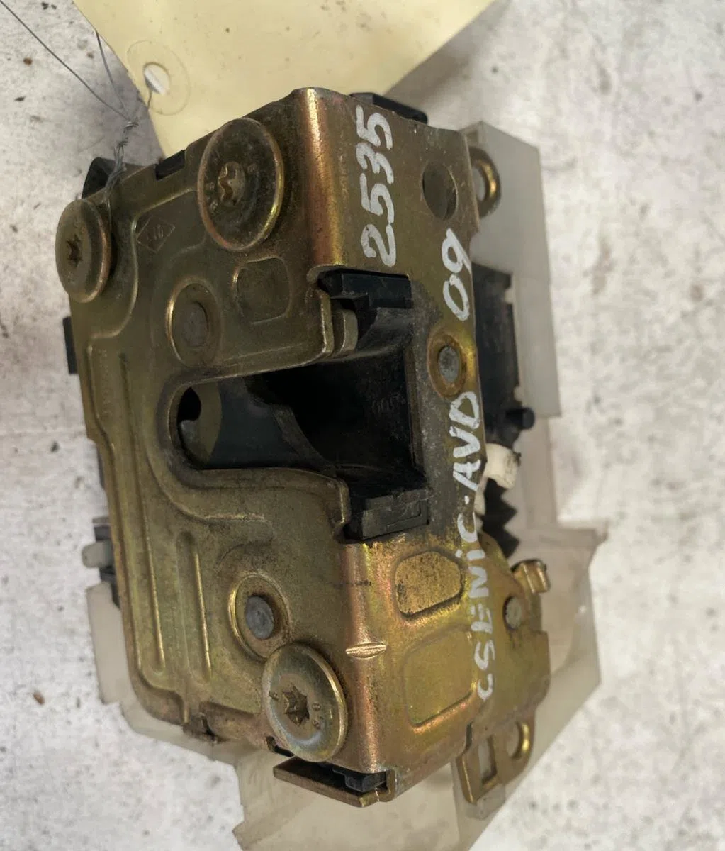 Serrure porte avd Renault MEGANE Scenic (JA0-1_) 1.6 16v (ja0b, ja04, ja11, ja00) (1998-1999) occasion