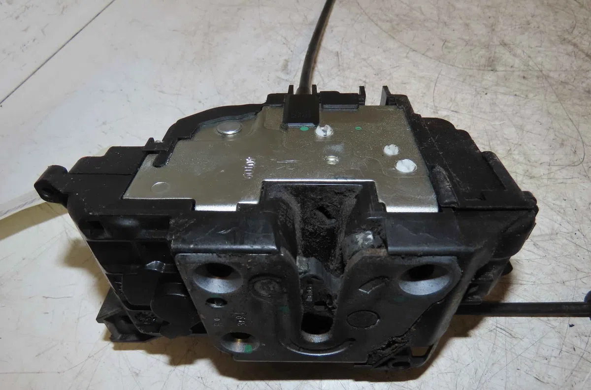 Serrure porte avd RENAULT MODUS occasion
