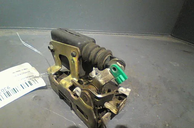 Serrure porte avd RENAULT R19 1991 occasion