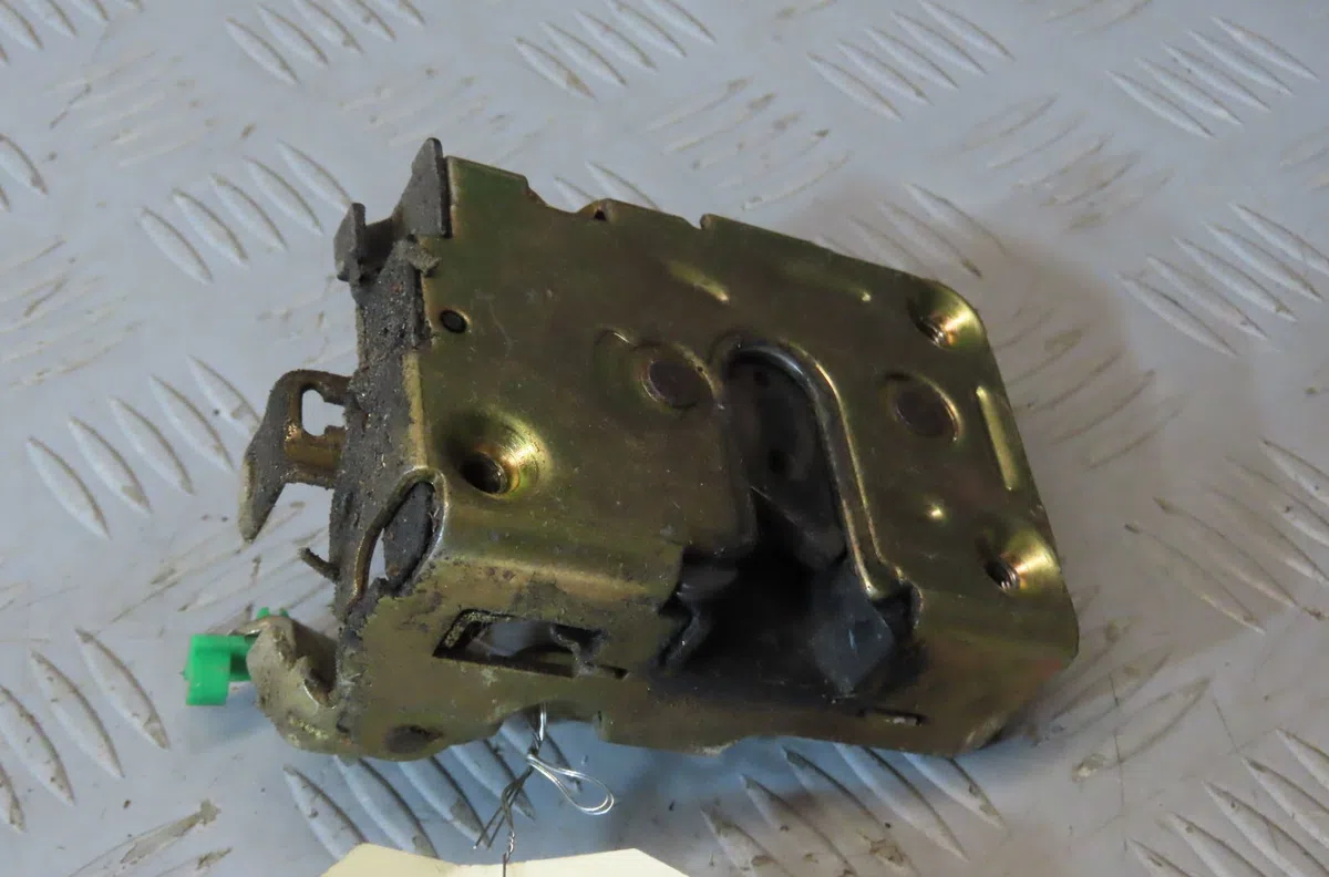Serrure porte avd RENAULT R21 1990 occasion