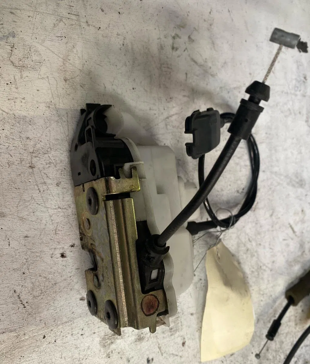 Serrure porte avd Renault SCÉNIC II (JM0-1_) 1.9 dci (jm14) (2005-2008) 5 portes occasion