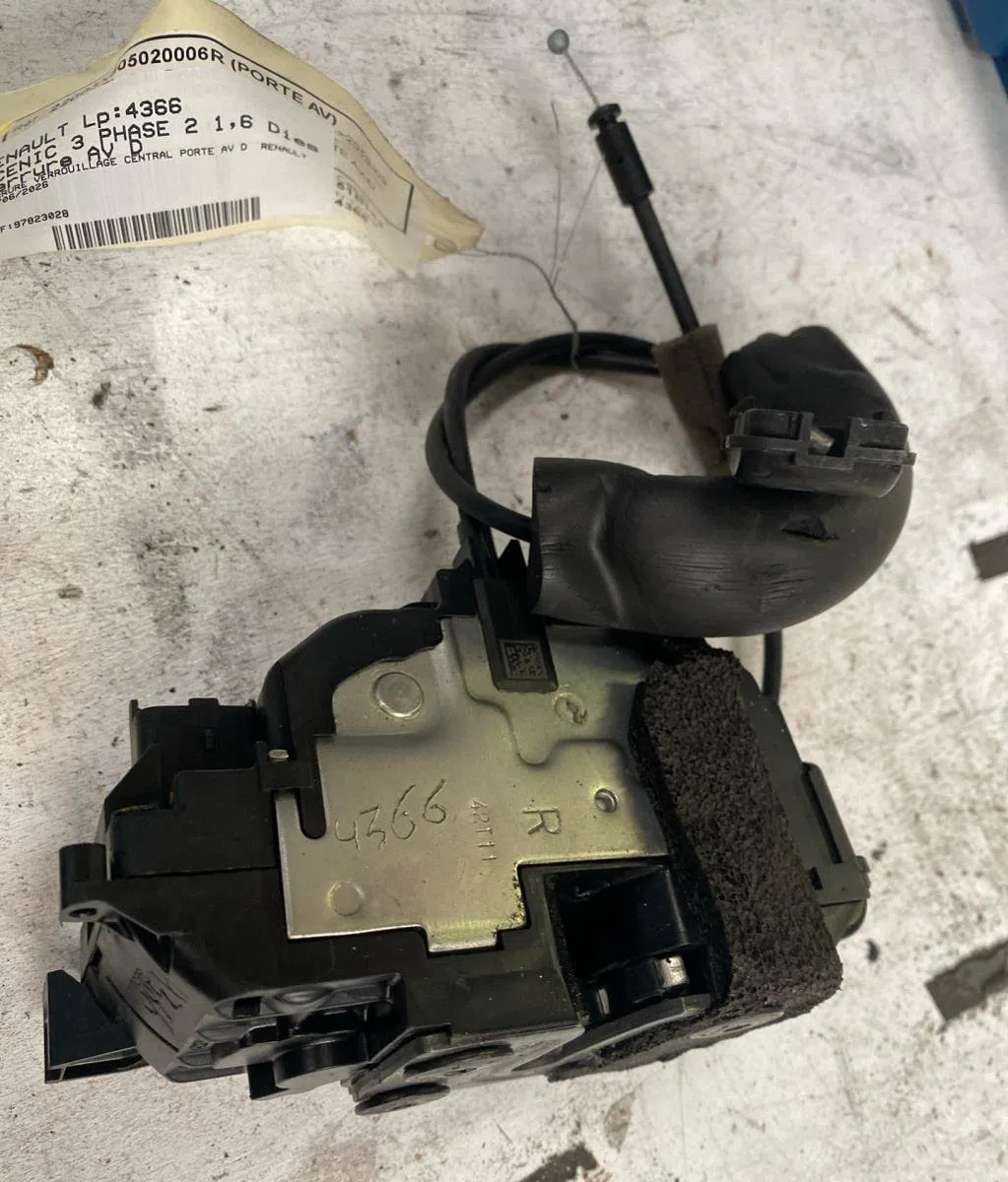 Serrure porte avd Renault SCÉNIC III (JZ0-1_) 1.6 dci (jz00, jz12) (2011) 5 portes occasion