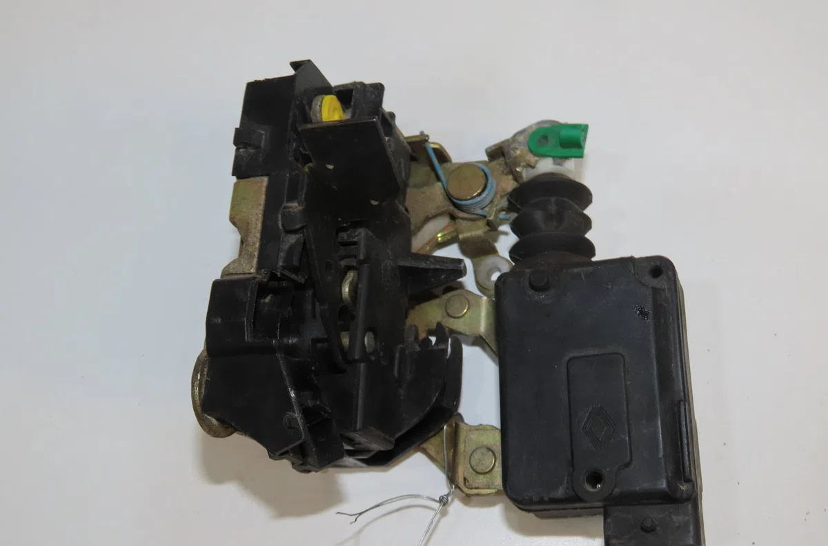 Serrure porte avd Renault TWINGO I (C06_) 1.2 (c063, c064) (1993-1996) 3 portes occasion