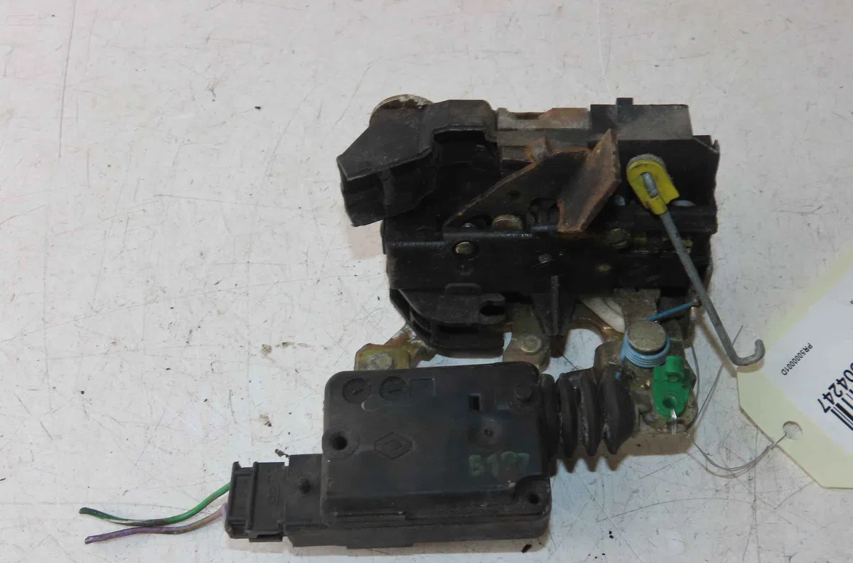 Serrure porte avd RENAULT TWINGO I occasion