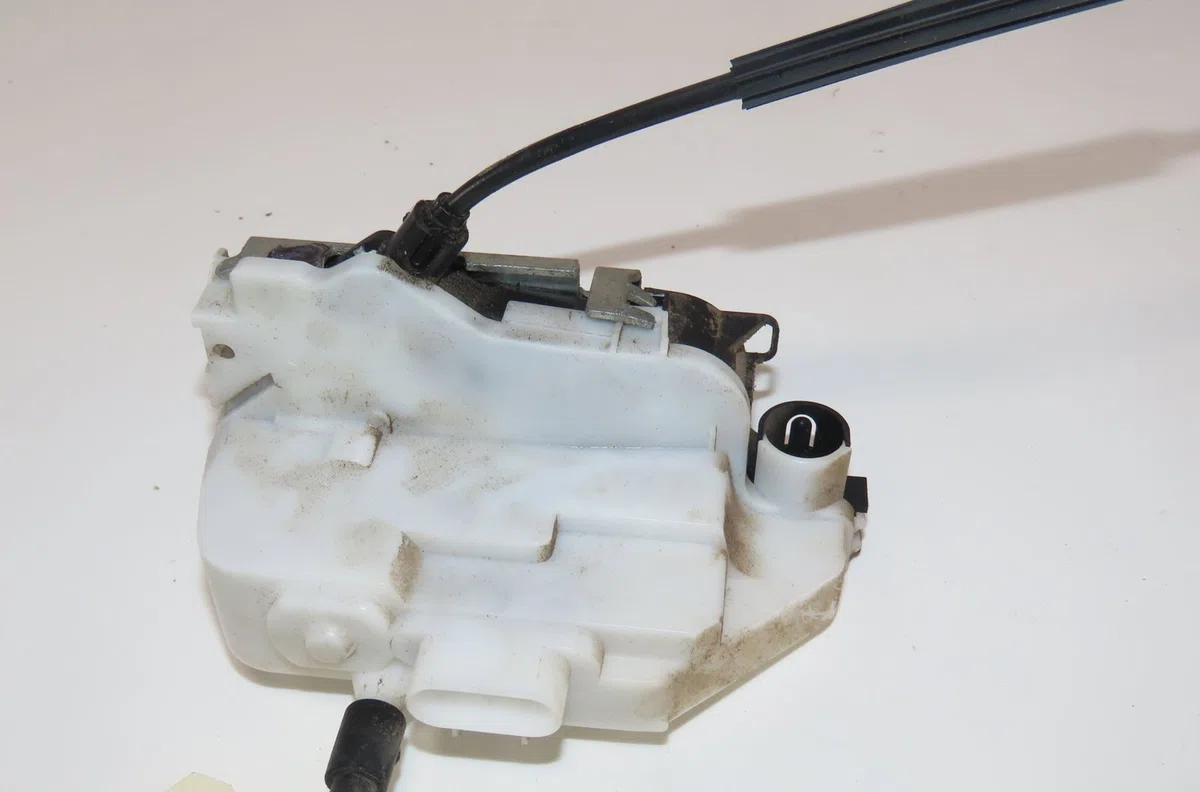 Serrure porte avd Renault TWINGO II (CN0_) 1.2 16v (cn0k, cn0v) (2007) 3 portes occasion