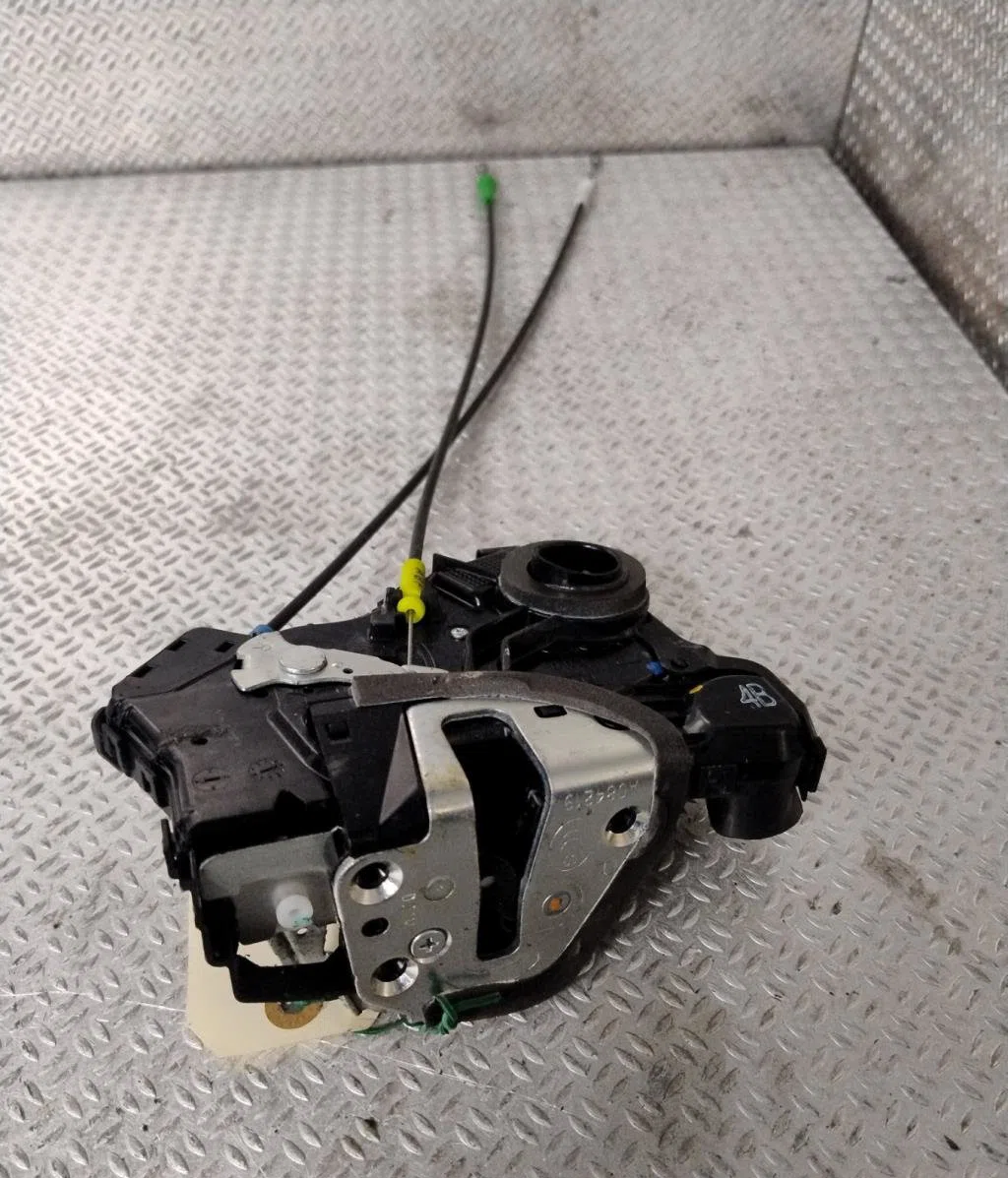 Serrure porte avd Toyota AURIS Break (_E18_) 1.8 hybrid (zwe186_) (2013-2018) occasion