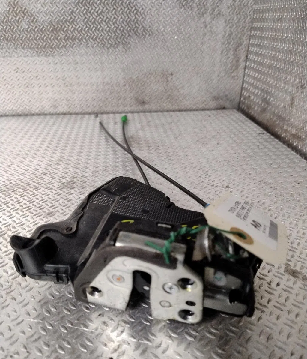 Serrure porte avd Toyota AURIS Break (_E18_) 1.8 hybrid (zwe186_) (2013-2018) occasion