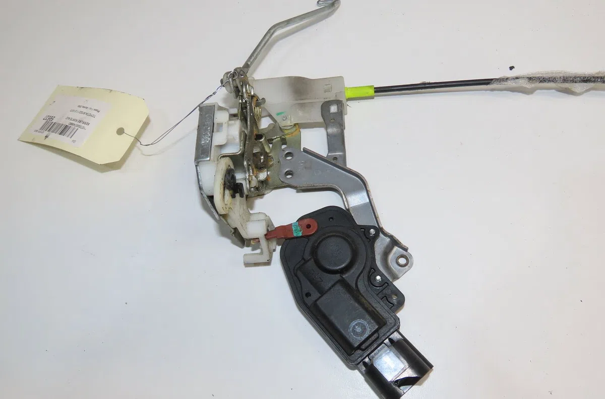 Serrure porte avd Toyota AYGO (_B1_) 1.0 (kgb10_) (2005-2014) 5 portes occasion