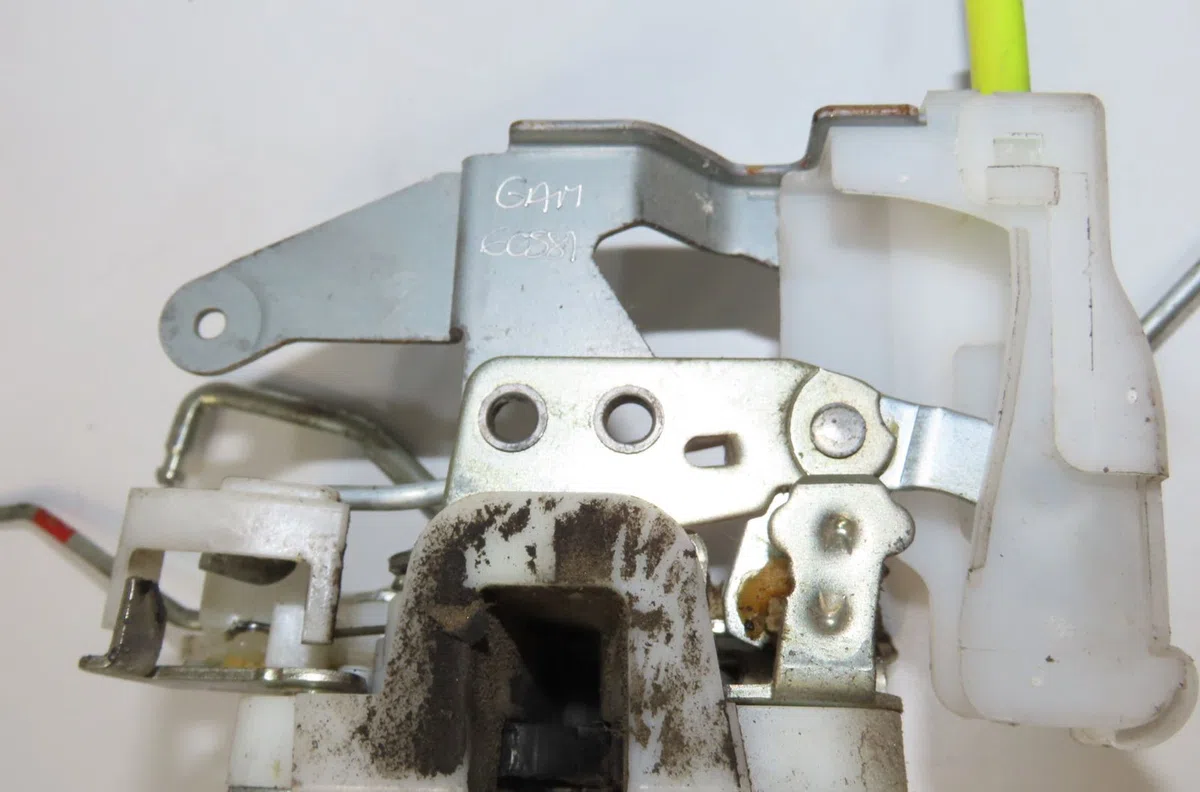 Serrure porte avd Toyota AYGO (_B1_) 1.0 (kgb10_) (2005-2014) 5 portes occasion