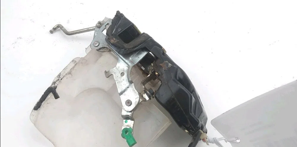 Serrure porte avd Toyota LAND CRUISER 80 (_J8_) 4.2 td (hdj80) (1992-1997) occasion