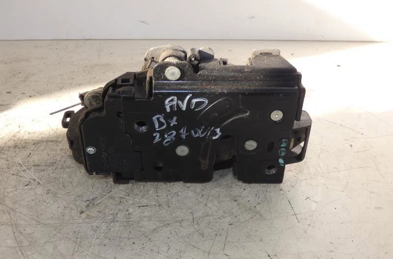 Serrure porte avd VOLKSWAGEN CADDY 3 PHASE 1 occasion