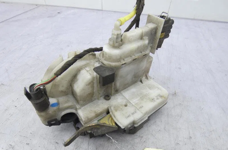 Serrure porte avd VOLKSWAGEN GOLF 3 occasion