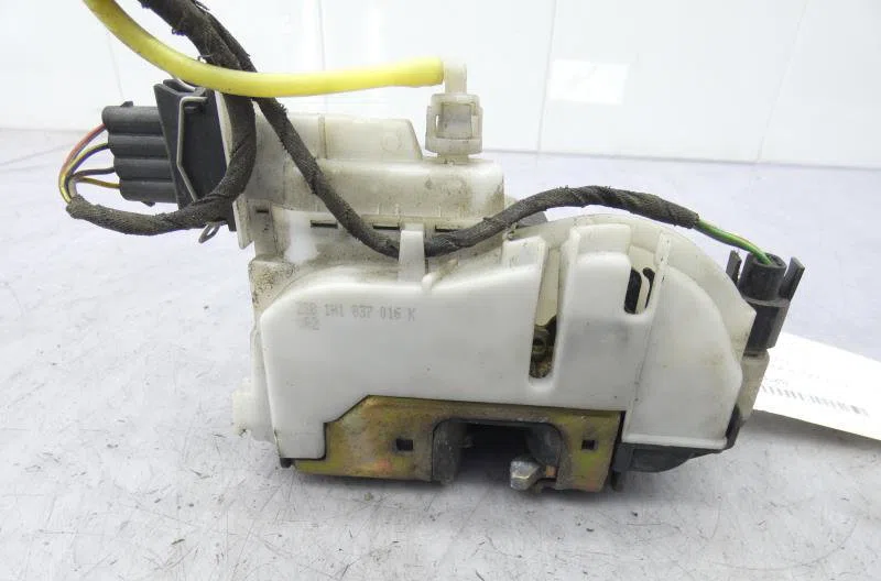 Serrure porte avd VOLKSWAGEN GOLF 3 occasion