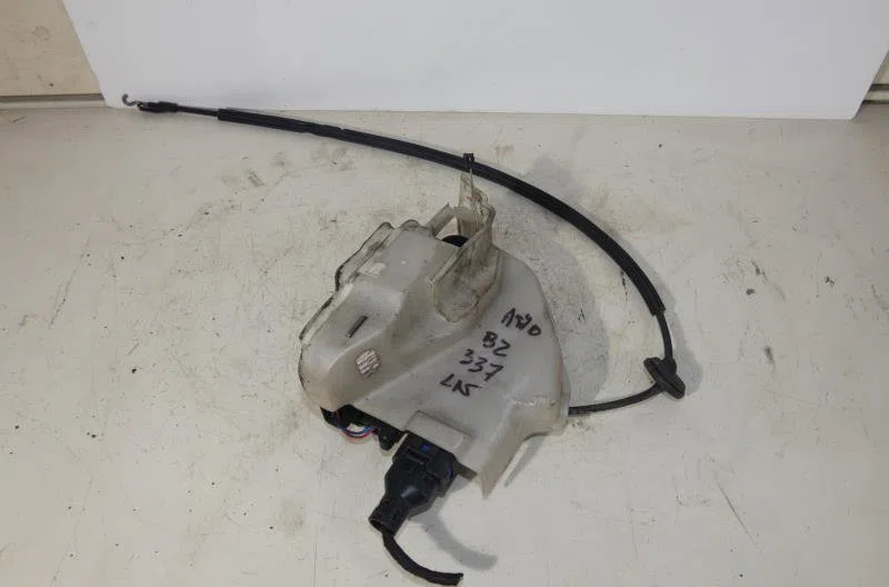 Serrure porte avd VOLKSWAGEN GOLF 5 occasion
