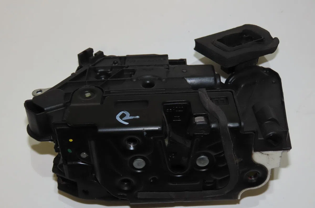 Serrure porte avd Volkswagen GOLF VII (5G1, BQ1, BE1, BE2) 1.4 tsi (2014-2020) occasion
