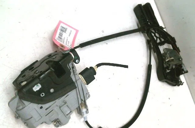 Serrure porte avd Volkswagen PASSAT B6 Variant (3C5) 2.0 tdi 16v (2005-2010) 5 portes occasion