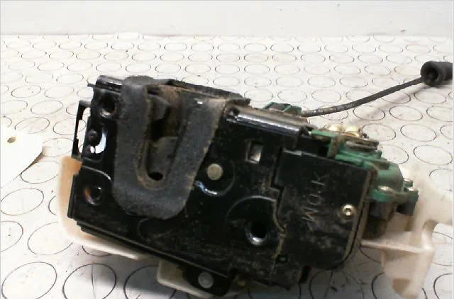 Serrure porte avd Volkswagen POLO (9N_, 9A_) 1.2 12v (2001-2007) 5 portes occasion