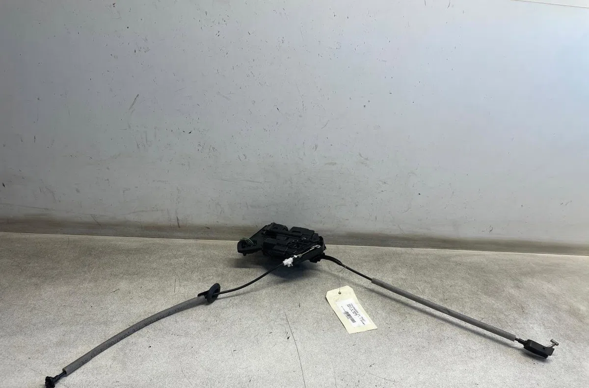 Serrure porte avd Volkswagen POLO VI (AW1, BZ1, AE1) 1.0 mpi (2018) occasion