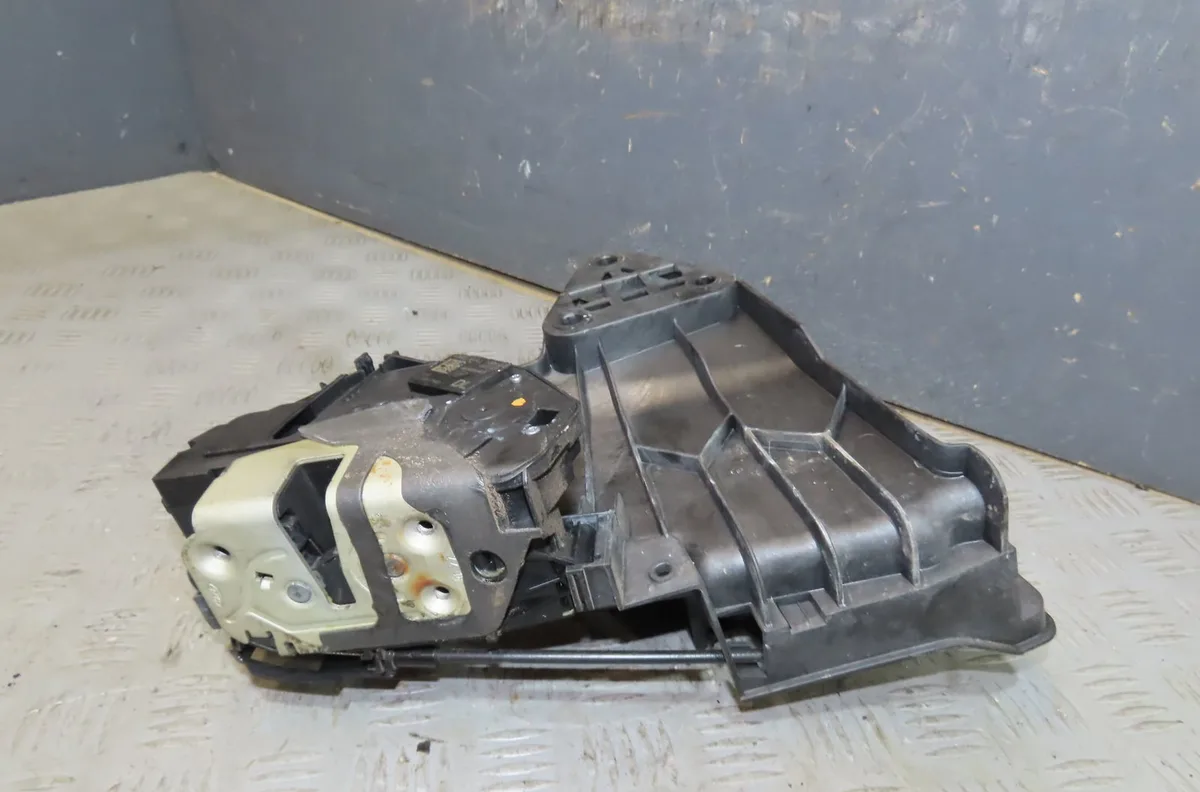 Serrure porte avd Volvo V60 I Cross Country (157) D4 (2015-2018) occasion