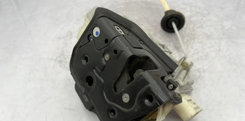 Serrure porte avg AUDI A3 2 PHASE 1 occasion