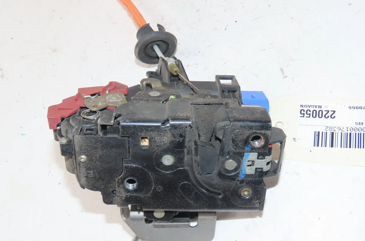 Serrure porte avg Audi A3 (8P1) 1.9 tdi (2003-2010) 3 portes occasion