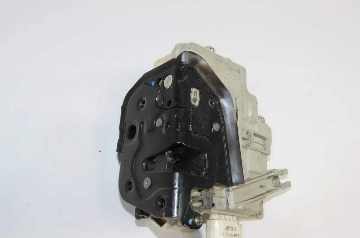 Serrure porte avg Audi A3 (8P1) 1.9 tdi (2003-2010) 3 portes occasion