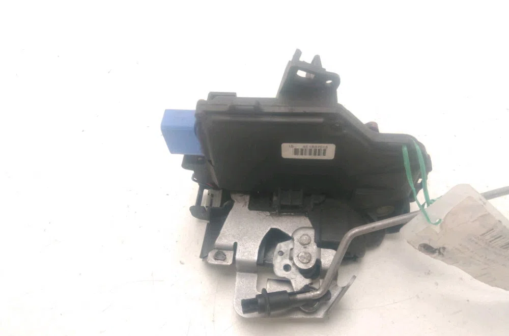 Serrure porte avg Audi A3 (8P1) 1.9 tdi (2003-2010) 3 portes occasion