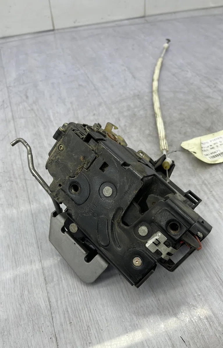 Serrure porte avg AUDI A6 2 PHASE 1 occasion