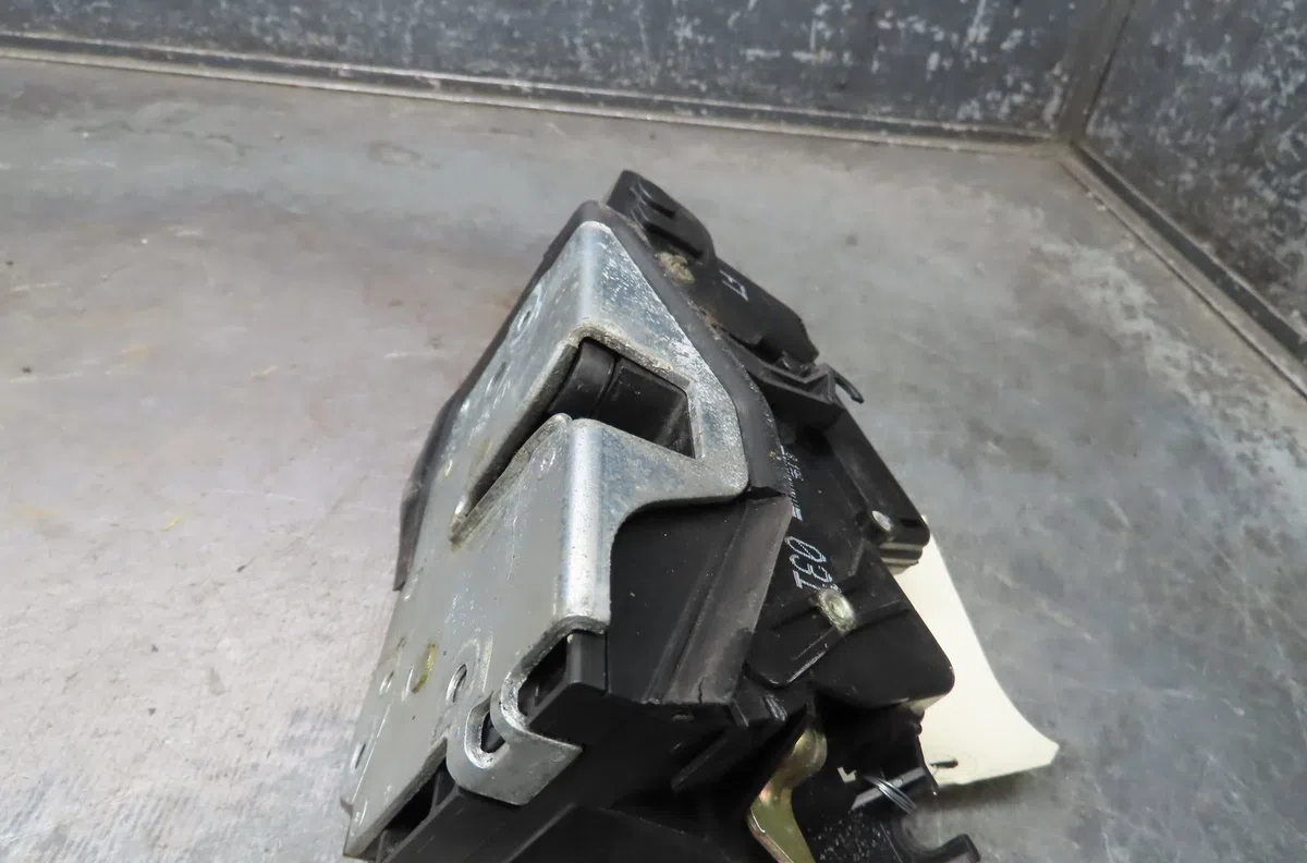 Serrure porte avg Bmw 3 (E46) 320 d (1998-2001) occasion