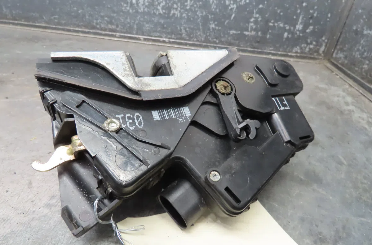 Serrure porte avg Bmw 3 (E46) 320 d (1998-2001) occasion