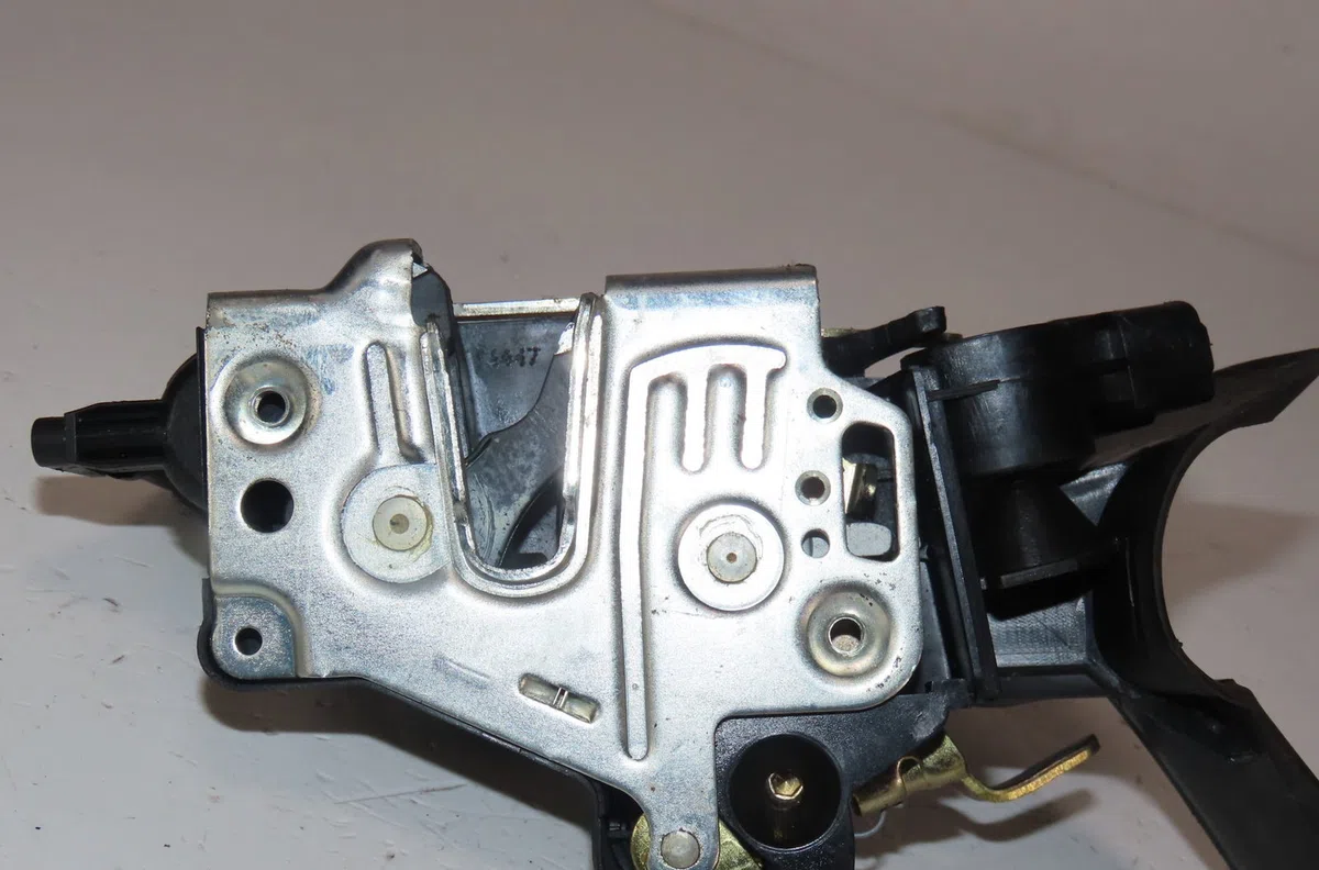 Serrure porte avg Chrysler CROSSFIRE Roadster 3.2 (2004-2008) occasion