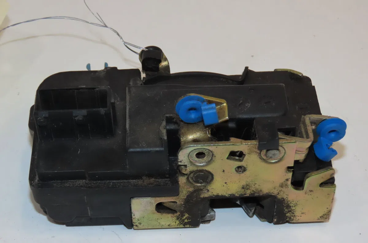 Serrure porte avg Citroen BERLINGO - BERLINGO FIRST Camionnette-Monospace (M_) 1.9 d 70 (mbwjz, mcwjz) (1999-2011) occas