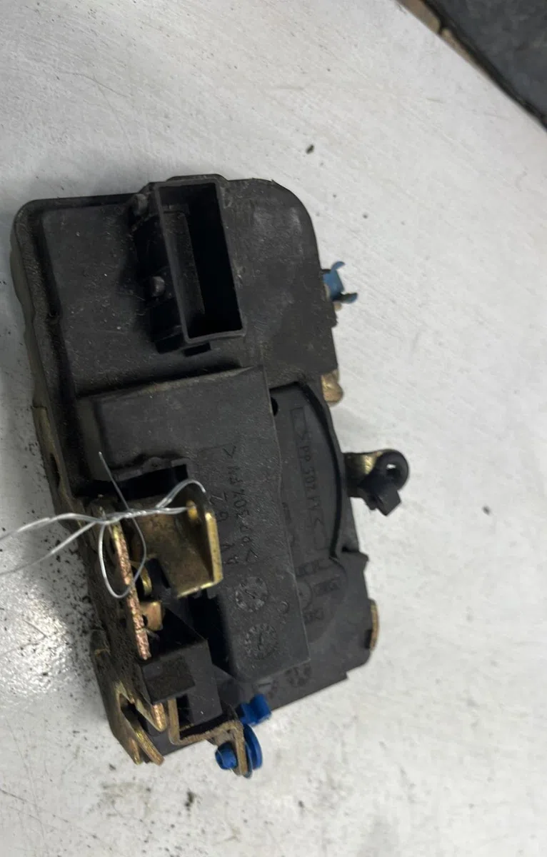 Serrure porte avg Citroen BERLINGO - BERLINGO FIRST Monospace (MF_, GJK_, GFK_) 1.9 d (mfwjz) (1998-2005) 3 portes occas