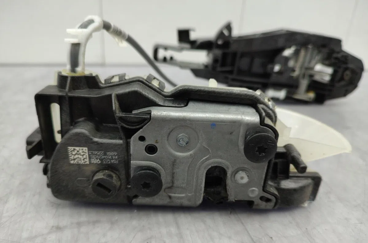 Serrure porte avg CITROEN C3 3 PHASE 2 occasion
