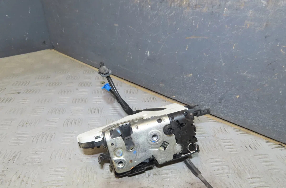 Serrure porte avg Citroen C4 GRAND PICASSO I (UA_) 1.6 hdi (2006-2011) 5 portes occasion