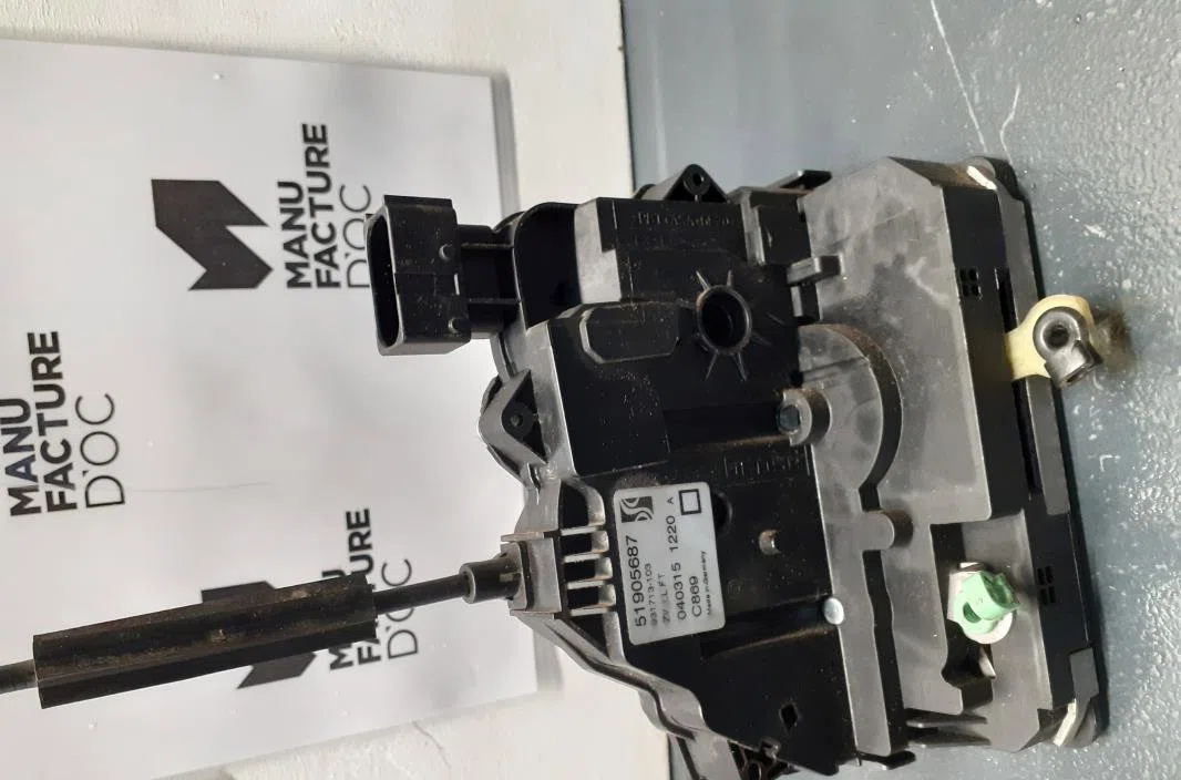 Serrure porte avg Fiat PUNTO (199_) 1.2 (199axz1a, 199bxz1a) (2012) occasion