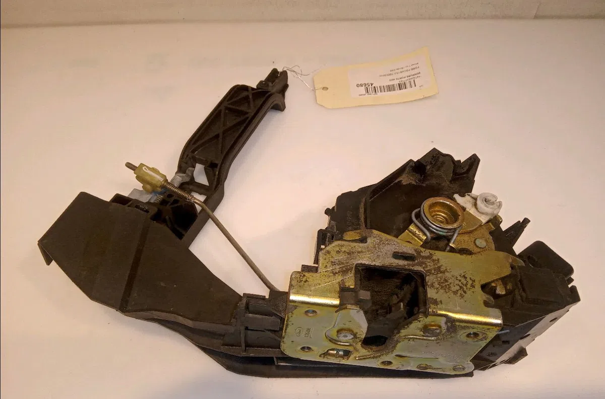Serrure porte avg Ford FOCUS I (DAW, DBW) 1.8 turbo di - tddi (1998-2004) occasion