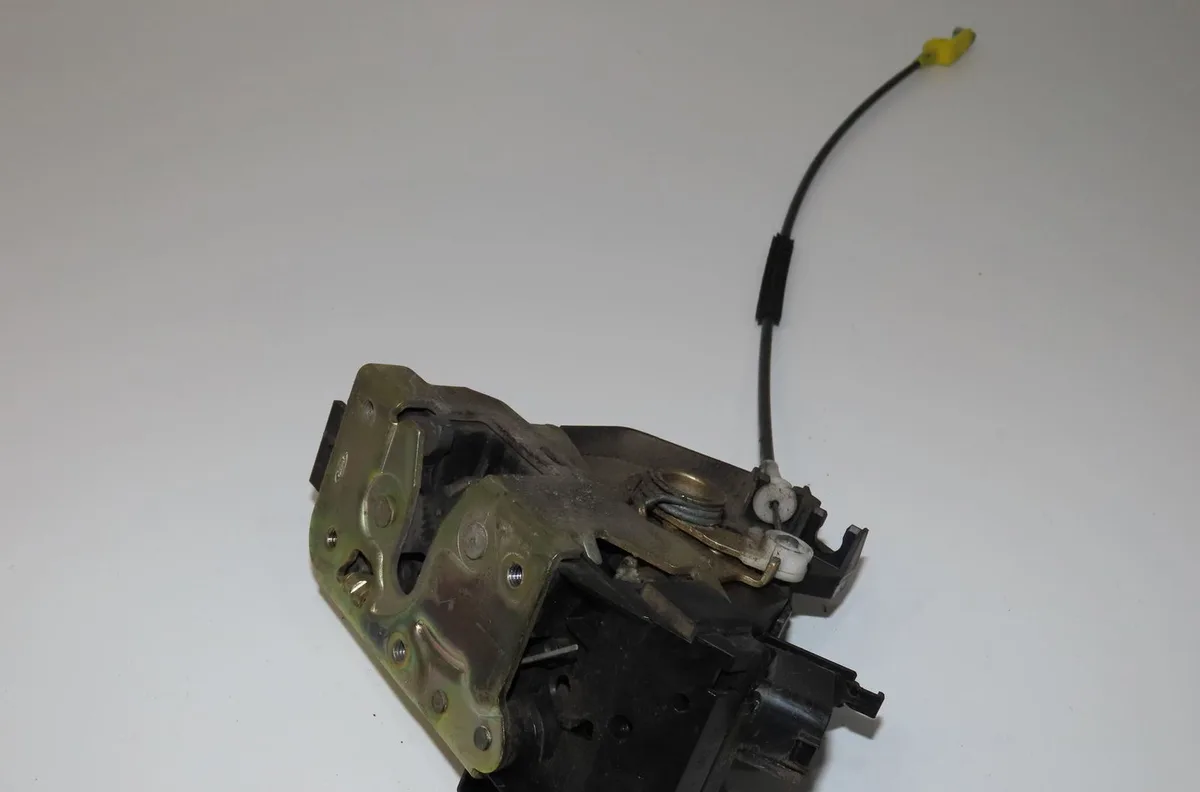 Serrure porte avg Ford FOCUS I (DAW, DBW) 1.8 turbo di - tddi (1998-2004) occasion